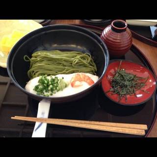 茶そばとろろ蕎麦