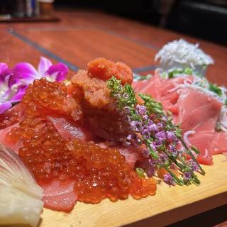 豪快こぼれ海鮮盛り