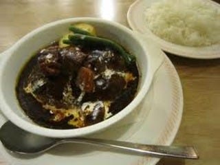 とろけるビーフシチューの煮込みハンバーグ