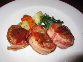 豚フィレ肉のベーコン巻き