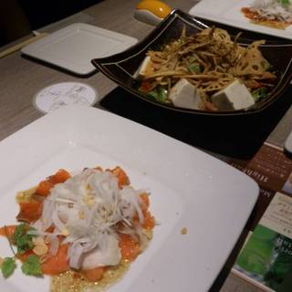 京とうふ藤野 牛蒡､蓮根､お豆富の金胡麻サラダ