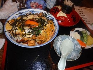 紅ふじ鶏の親子丼玉子のせ