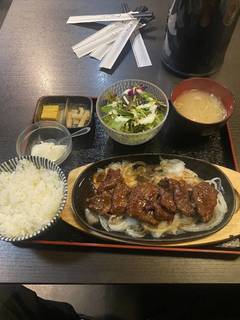 ハラミ鉄板焼き定食