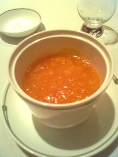 蟹みそとフカヒレの壺煮込みスープ