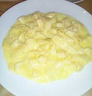 レモンとミントのバターチーズソース　パスタ
