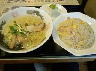 チャーハンと半ラーメンセット