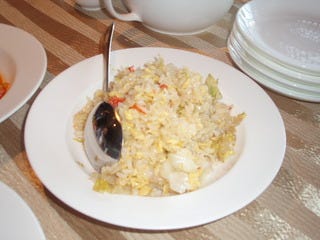 蟹肉とレタスのチャーハン