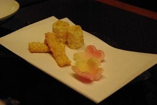 湯葉の唐揚げ