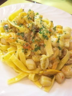 海の幸たっぷりのフィットチーネ