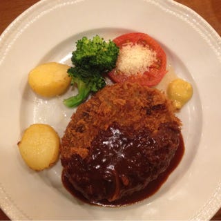 黒×黒ハンバーグ　ステーキ　メンチカツ