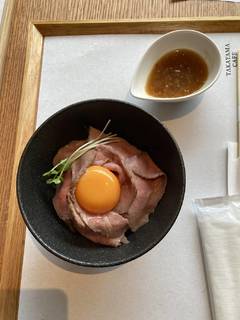 飛騨牛ローストビーフ丼