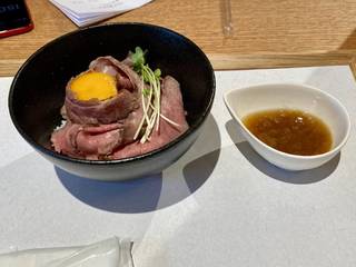 飛騨牛ローストビーフ丼