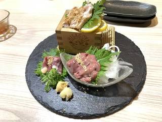 地頭鶏の肉刺し3種盛り