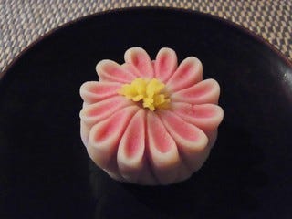 季節の生菓子とお抹茶