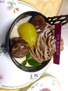 栗とクリームのムースケーキ