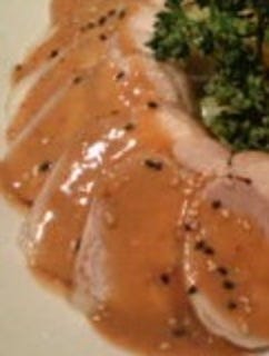 蒸し鶏の胡麻ダレソース