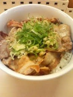 塩豚カルビ丼