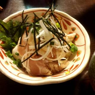 湯引きささみのクリームチーズ酒盗和え