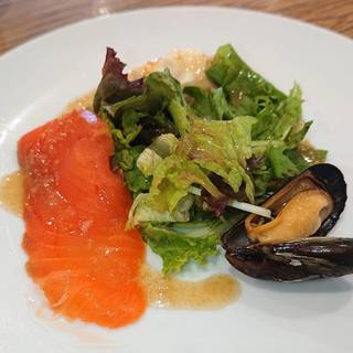 シーフードサラダ