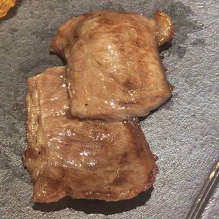 仙台牛カルビの炭焼き