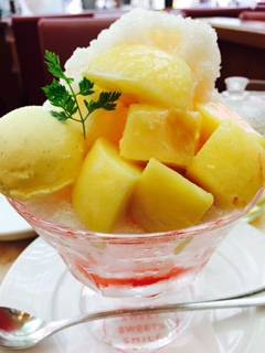 桃のミルクフラッペ