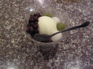 有機小豆と白玉とアイスクリームのデザート