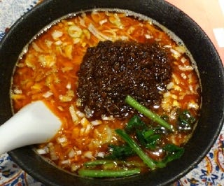 たっぷりゴマの坦々麺