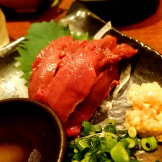 宮城名物サメ心臓の刺身