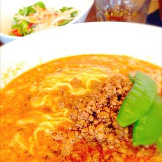 頤和園名物　担担麵