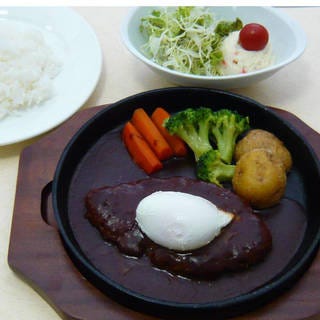 デミハンバーグ定食