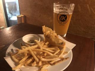 自家製ビール衣のフィッシュ＆チップス