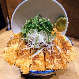しそわさびカツ玉丼
