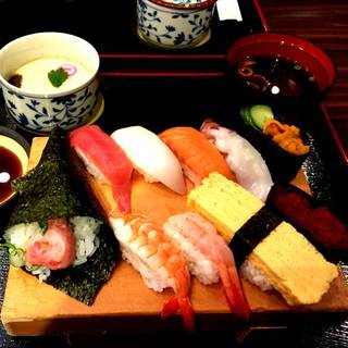 寿司屋の厳選ランチセット