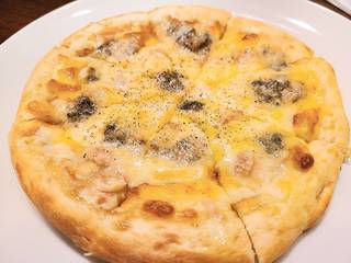 たぷっりチーズの４種チーズのピザ