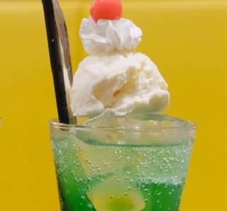 大人のメロンクリームソーダ