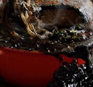 悪魔の溶岩チーズハンバーグパスタ