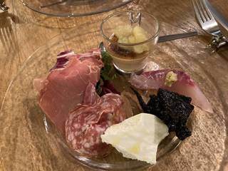 前菜盛り合わせ