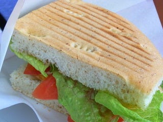 フリッタータ（イタリア風卵焼きのパニーニ）