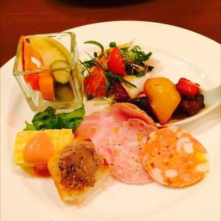 前菜のいろいろ盛り合わせ