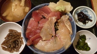 まぐろと鯛の合わせづけ丼