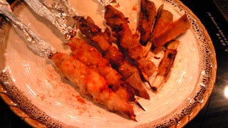 モンゴル風　大串焼き　牛板筋焼き