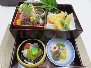 松花堂弁当