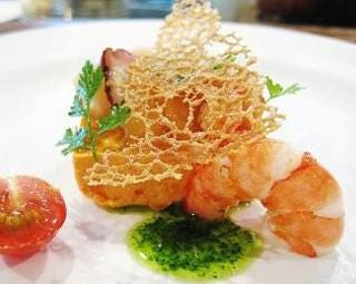 人参のムース　海老、カニ、帆立貝のサラダ添え