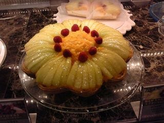 クラウンメロンとレアチーズのタルト