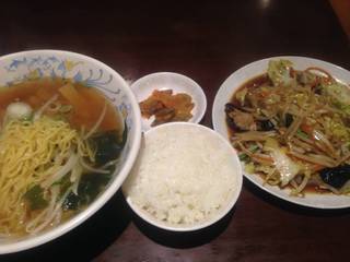 ラーメンと野菜炒め定食