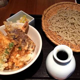 海老天丼とざる蕎麦のセットランチ