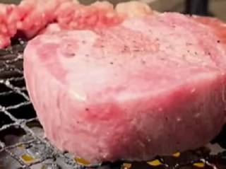 厚切りの牛タン