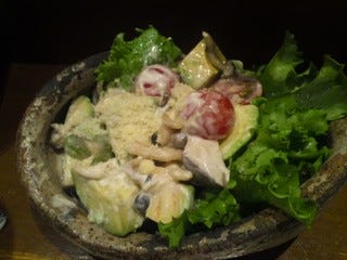 キノコとアボカドのサラダ