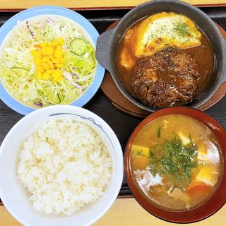 黒毛和牛と黒豚のハンバーグ定食