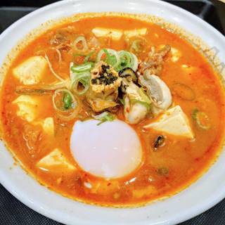 牡蠣入り牛豆腐キムチチゲ